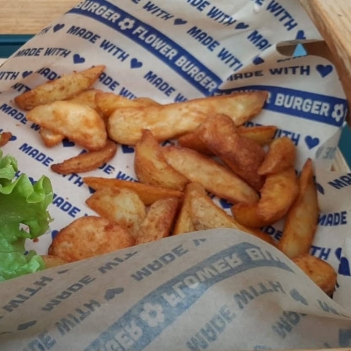 review photo of Flower Burger Patate savory shared by @niklabelloli1 on 25 Jul 2022 - review