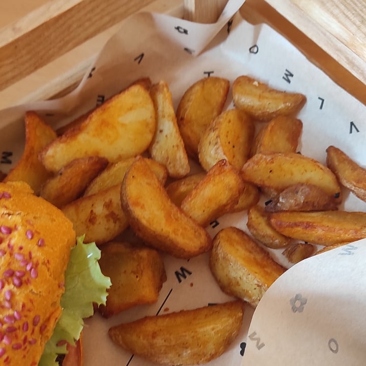 photo of Flower Burger Patate Savory shared by @niklabelloli1 on  15 Oct 2022 - review