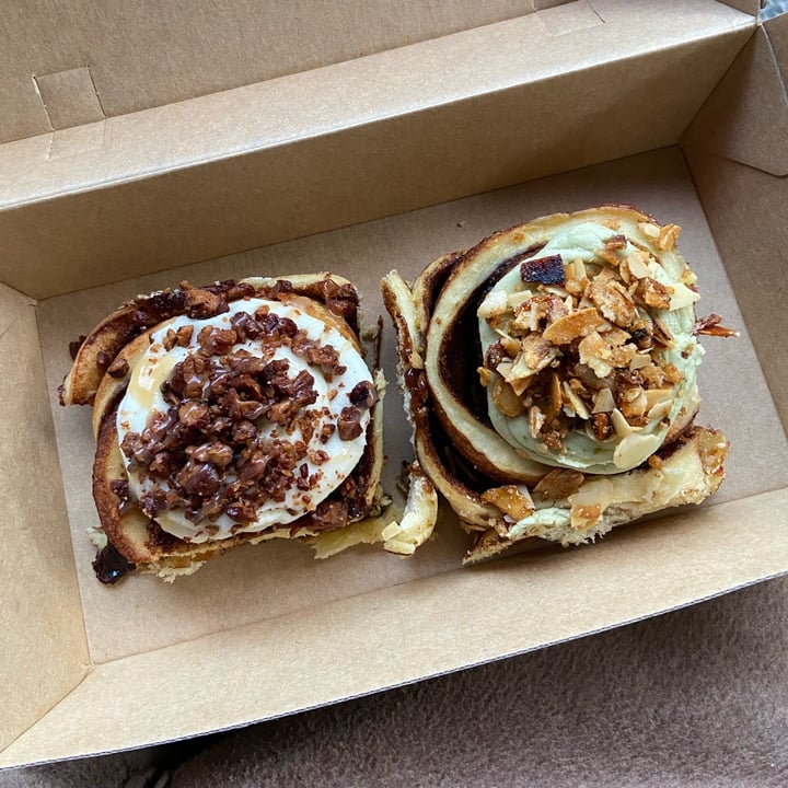 photo of Have a Roll Vegan cinnamonrolls shared by @parissa on  05 Dec 2021 - review