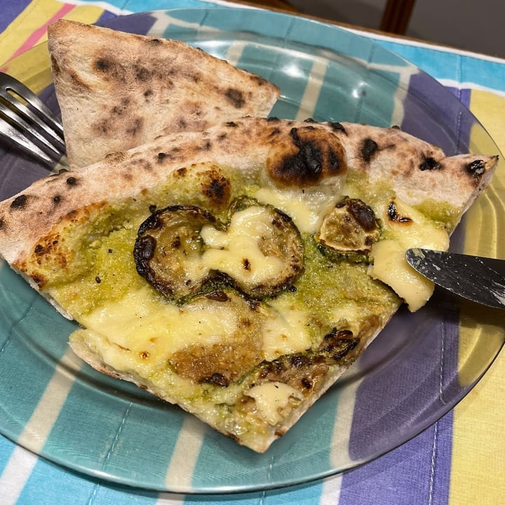 photo of Pizza Youth Pizza de abobrinha e pesto shared by @bubliethemeg on  09 Jan 2022 - review