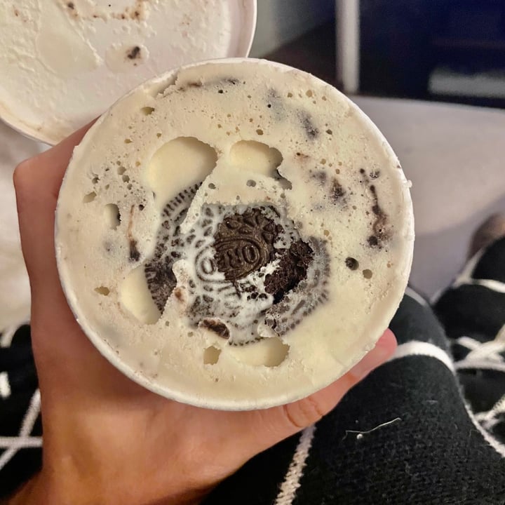 photo of Honey’s Ice Cream cookies and cream shared by @xdarrenx on  02 Sep 2021 - review