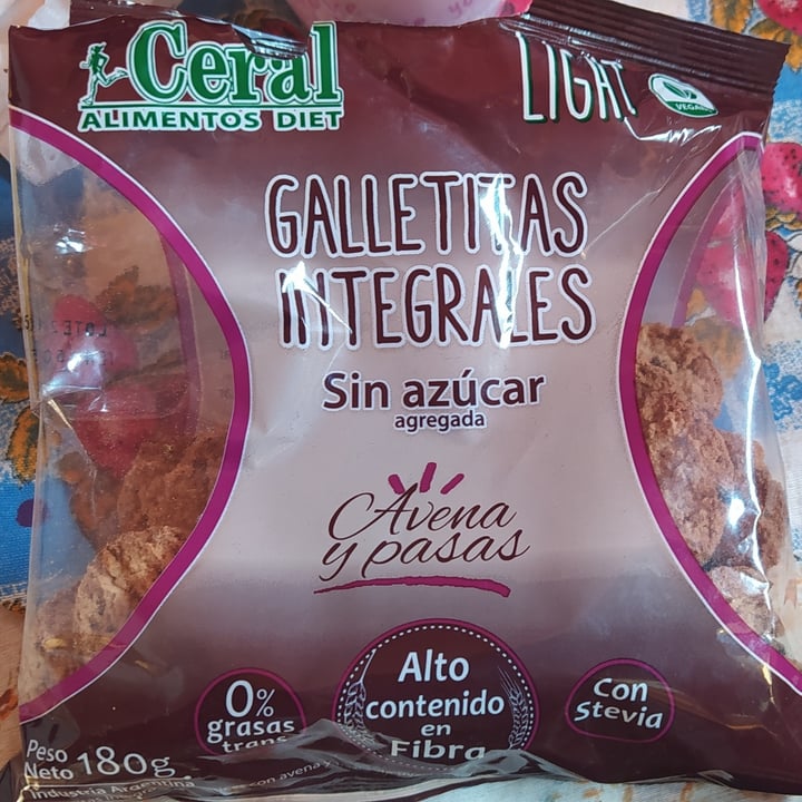 photo of Ceral Alimentos Diet Galletitas integrales sin azúcar de Avena y pasas shared by @rocio31 on  07 Aug 2021 - review