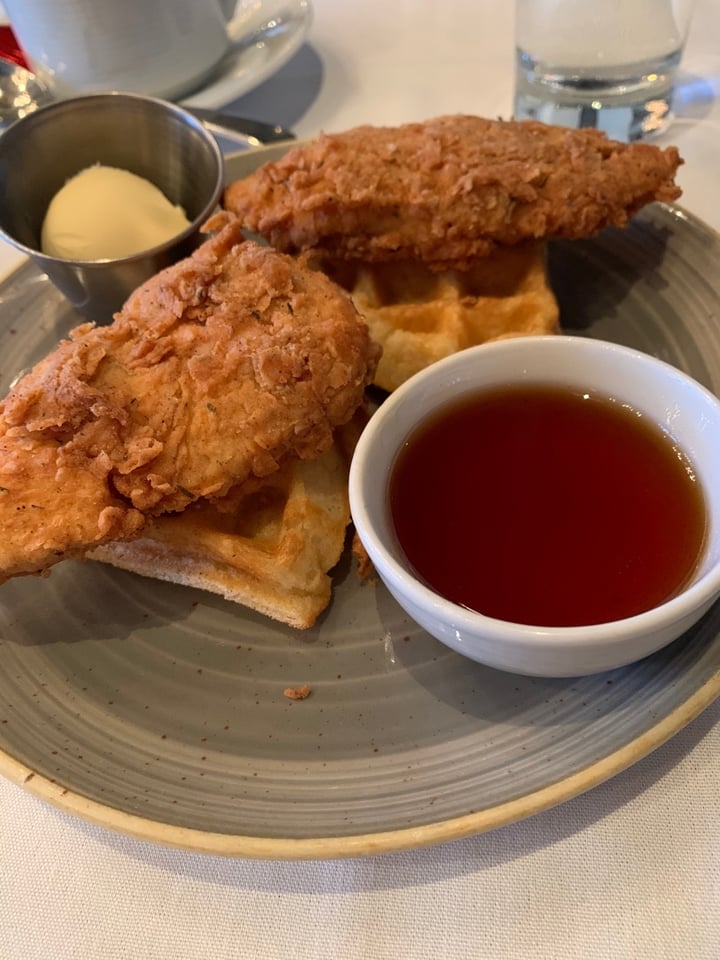 photo of Crossroads Kitchen Chicken and Waffles shared by @alexandraxnicole on  28 Mar 2020 - review