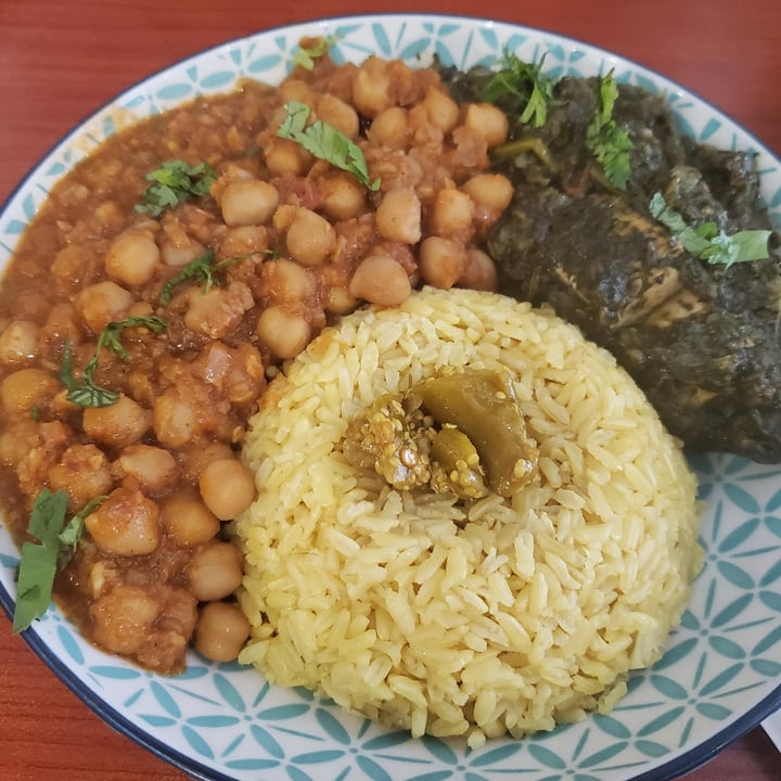 photo of Confusion Plant Based Kitchen Chole ( Chickpeas) with Palak (Spinach) Tofu and yellow rice shared by @naturesfood on  25 Jun 2020 - review