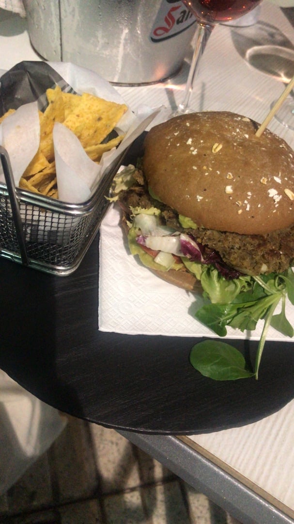 photo of New Class Taller del Bocata Hamburguesa Vegana shared by @belindacb on  05 Dec 2019 - review