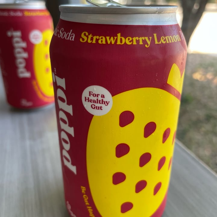 photo of Poppi Strawberry lemon probiotic soda shared by @kittenxwitch on  22 Mar 2022 - review