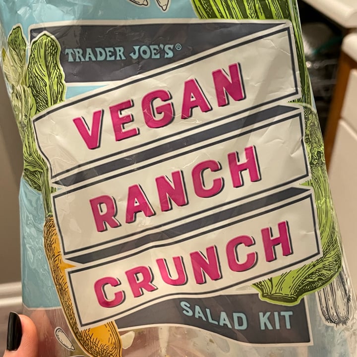 photo of Trader Joe's Vegan Ranch Crunch Salad Kit shared by @jpegg on  12 Oct 2021 - review