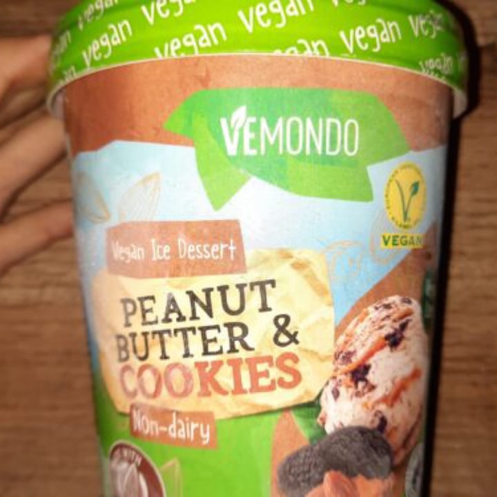 review photo of Vemondo Vegan Ice Dessert Peanut Butter & Cookies shared by @lullaby89 on 03 Aug 2022 - review