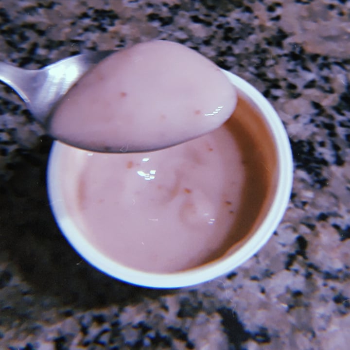 photo of Crudda Yogur a Base de Coco sabor Frutilla shared by @nanicuadern on  01 May 2021 - review