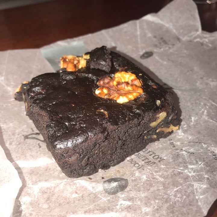 review photo of Let it V - Vegan Sushi Brownie Humedo De Avocado Y Nueces shared by @trinu on 25 May 2021 - review