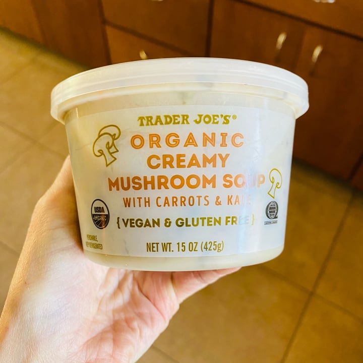 photo of Trader Joe's Organic Creamy Mushroom Soup shared by @beckyyy on  19 Nov 2022 - review