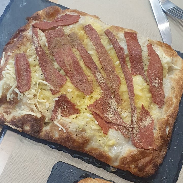photo of Efrem - Gourmet Boutique and Finest Bar Pizza Carbonara Sbagliata shared by @kingmary on  12 Nov 2022 - review