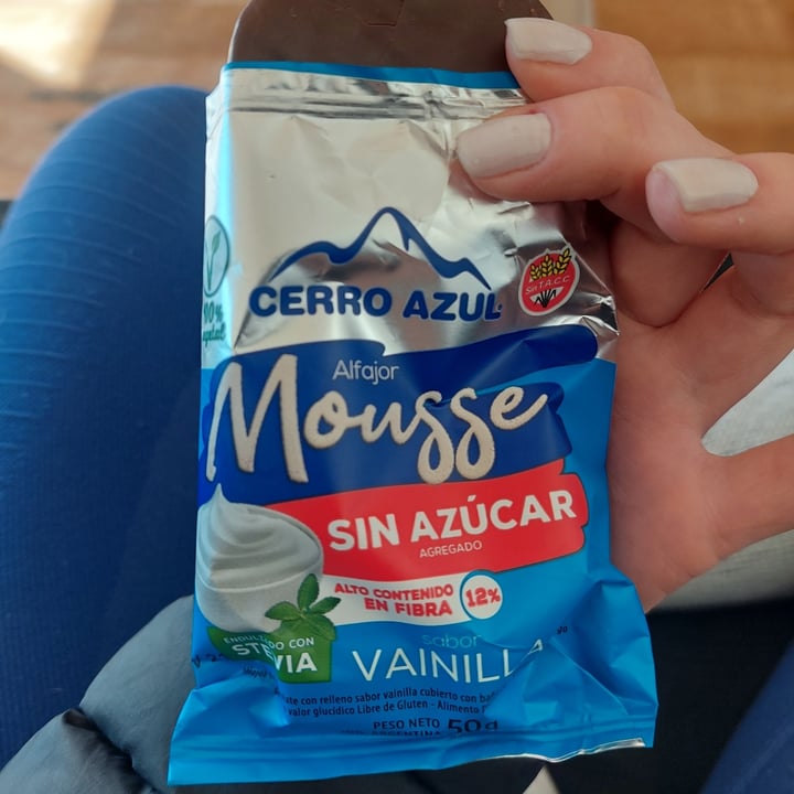 photo of Cerro Azul Alfajor Mousse de Vainilla shared by @laristicaa on  02 Aug 2021 - review