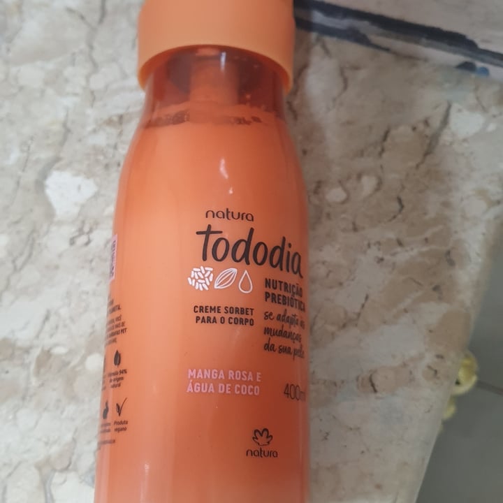 photo of Natura Creme corpo Manga Rosa E Água De Coco shared by @fefisiqueira on  22 Apr 2022 - review