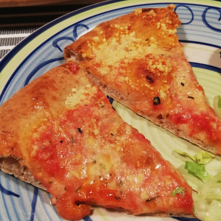 photo of Vemondo  Pizza vegana shared by @emanuelepascuzzo on  29 Mar 2022 - review