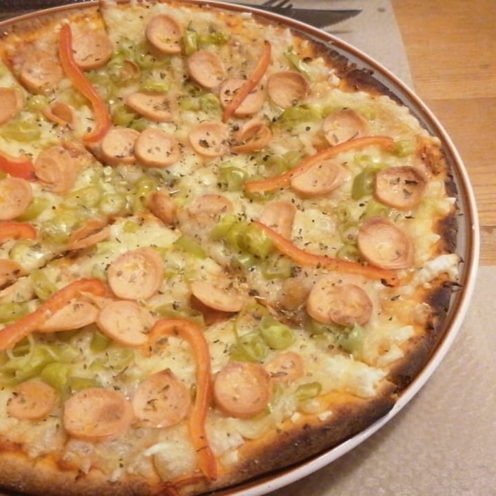 photo of TOMMATE Pizza Picante Con Salchicha shared by @lentejatofu on  17 Nov 2020 - review