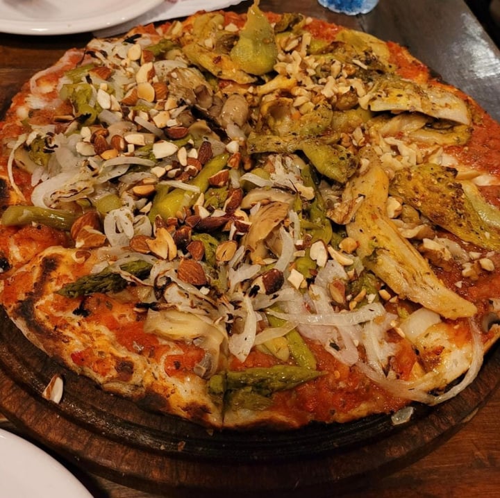 photo of Pizzería Güerrin Pizza Vegana Mitad Champiñones Mitad Berenjenas shared by @camreggae on  02 Oct 2021 - review