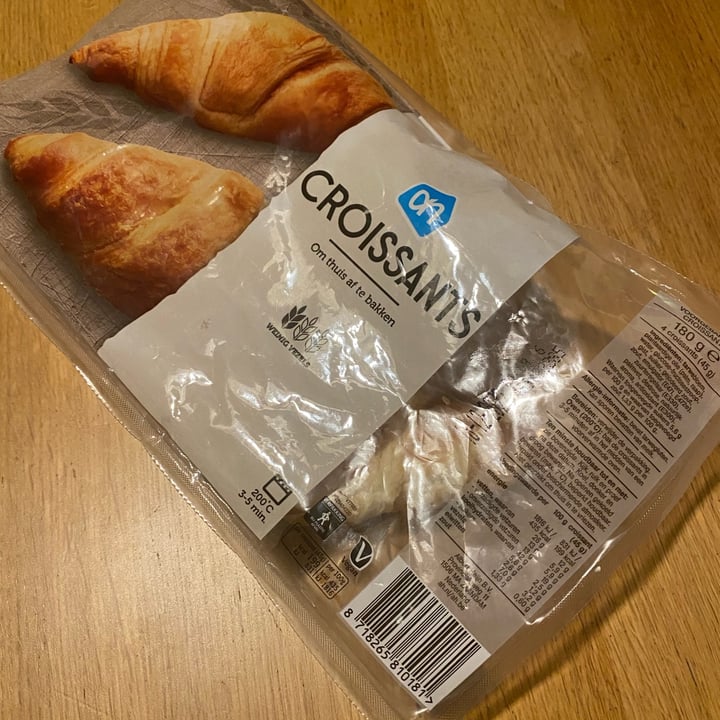 photo of Albert Heijn bake off croissants shared by @lindagr on  27 Oct 2022 - review