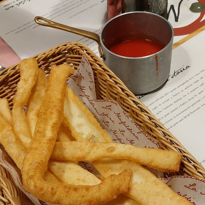 review photo of la Mafaldina Pizzeria π Pontevigodarzere Grissini fritti shared by @annoukkk on 02 Nov 2022 - review