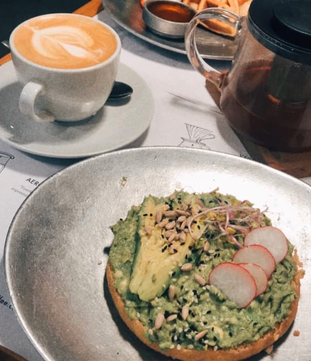 Photo of the dish “Tostada con guacamole”