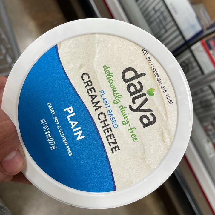 photo of Daiya Plain Cream cheese shared by @lalasrescue on  17 Nov 2021 - review