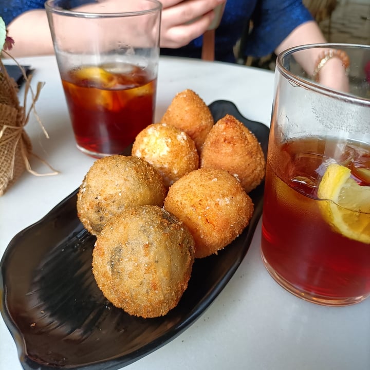 photo of Choose Restaurante Vegano ARANCINI DE RAGÚ, ZUCCA, TARTUFO shared by @grumpyvegan on  06 Mar 2022 - review