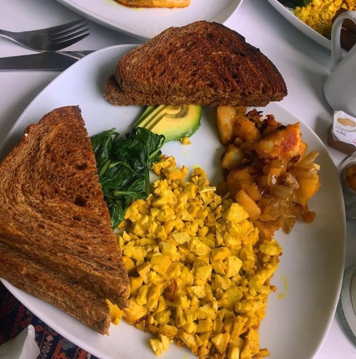 photo of Gage Park Diner scrambled tofu and homefries shared by @kendalripa on  21 Aug 2019 - review