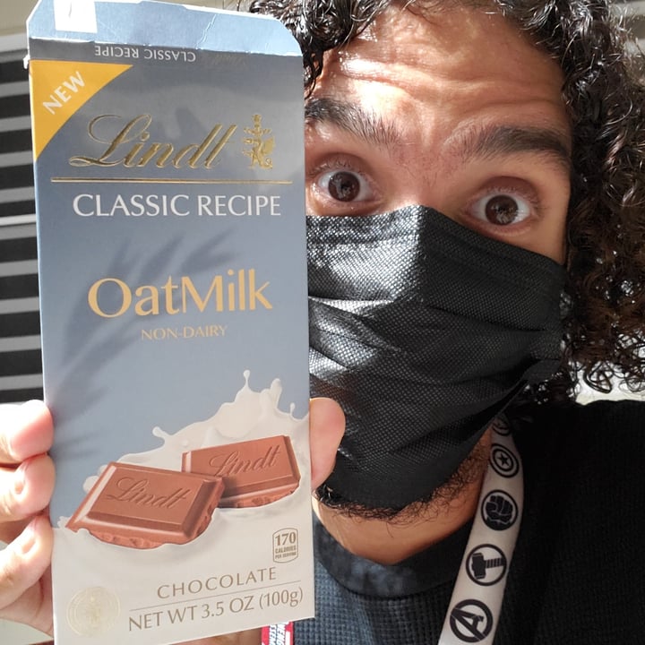 photo of Lindt Oatmilk Chocolate shared by @lliguerpr96 on  12 Jul 2022 - review