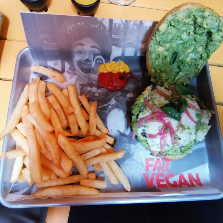 photo of Fat Vegan Hamburguesa Fat Vegan shared by @anzengreen on  28 Oct 2021 - review