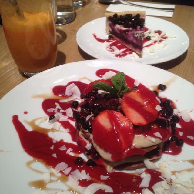 Photo of the dish “Pancakes with cashew cream and bluberries”
