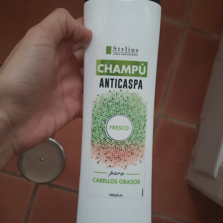 review photo of Deliplus Champú anticaspa cabellos grasos shared by @elenagg on 03 Jan 2021 - review