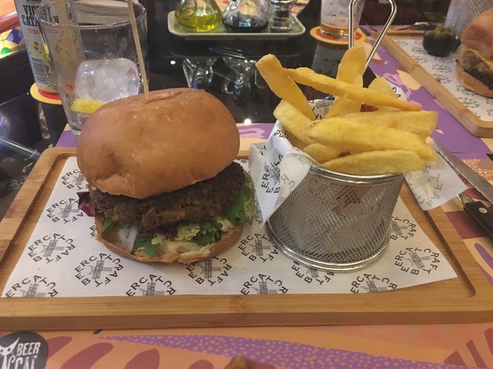 review photo of BeerCat Barcelona Craft Beer Brewery & Restaurant - Cervecería de Barcelona Hamburguesa Vegana De Setas shared by @salcarma on 29 Mar 2020 - review