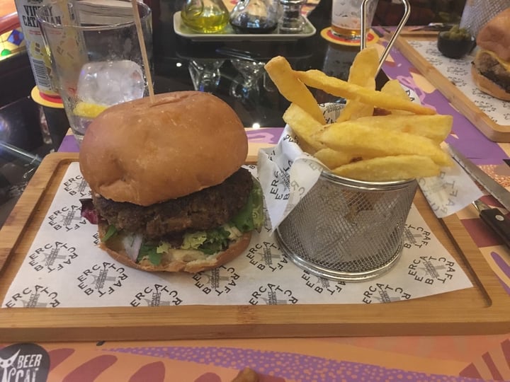 photo of BeerCat Barcelona Craft Beer Brewery & Restaurant - Cervecería de Barcelona Hamburguesa Vegana De Setas shared by @salcarma on  29 Mar 2020 - review