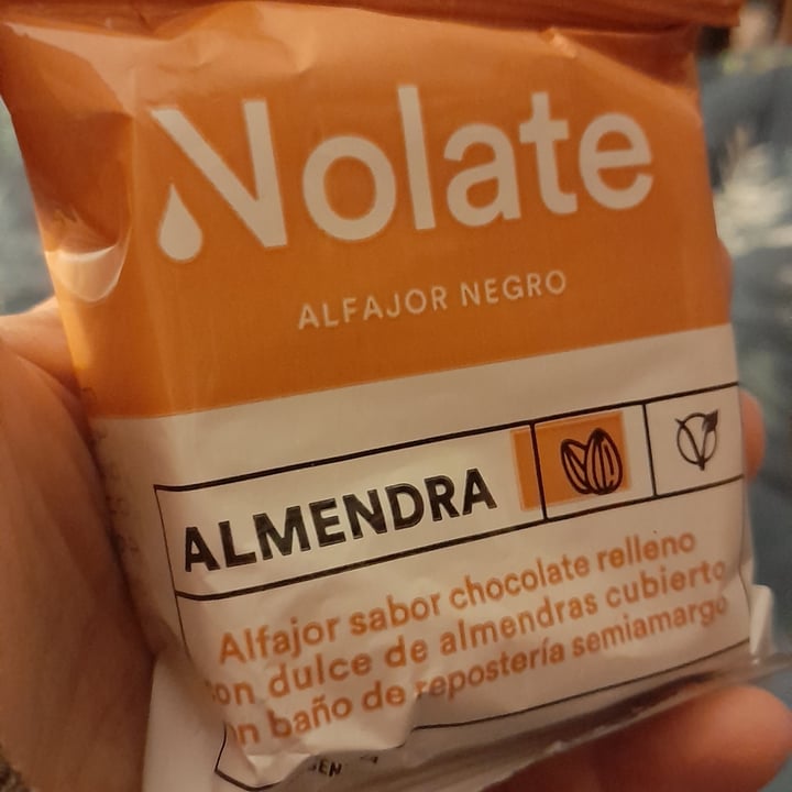 photo of Nolate Alfajor Negro De Almendras shared by @ximevillar31 on  06 Jul 2022 - review