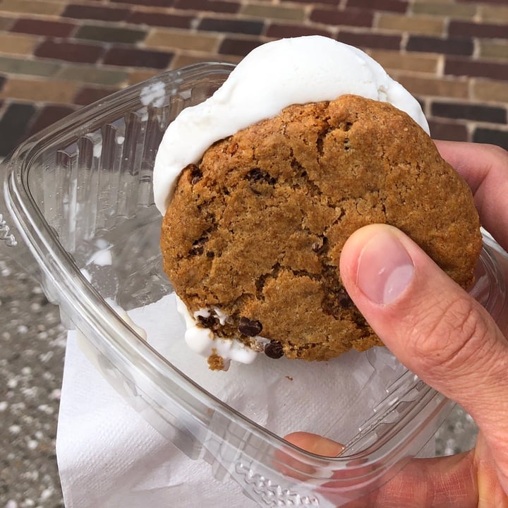 photo of Erin McKenna's Ice Cream Cookie Sandwich shared by @trentmorton on  22 Jun 2022 - review