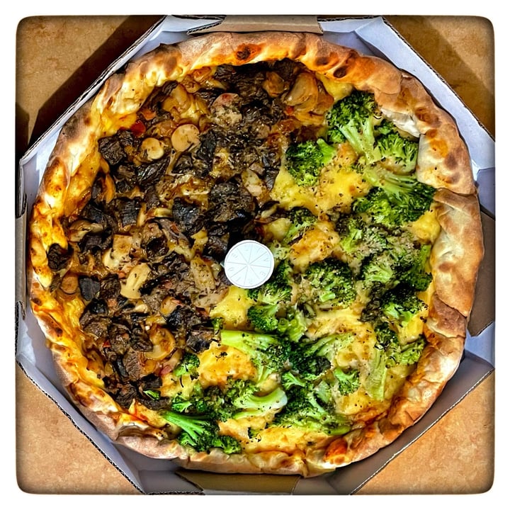 photo of PizzaYou pizza vegana shared by @simoneteixeira on  10 Jun 2022 - review