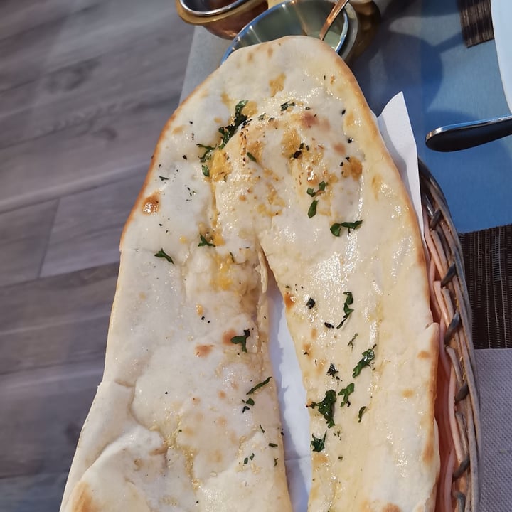 review photo of Restaurante Namaste Nepal Garlic Naan shared by @laurauf on 21 Nov 2022 - review