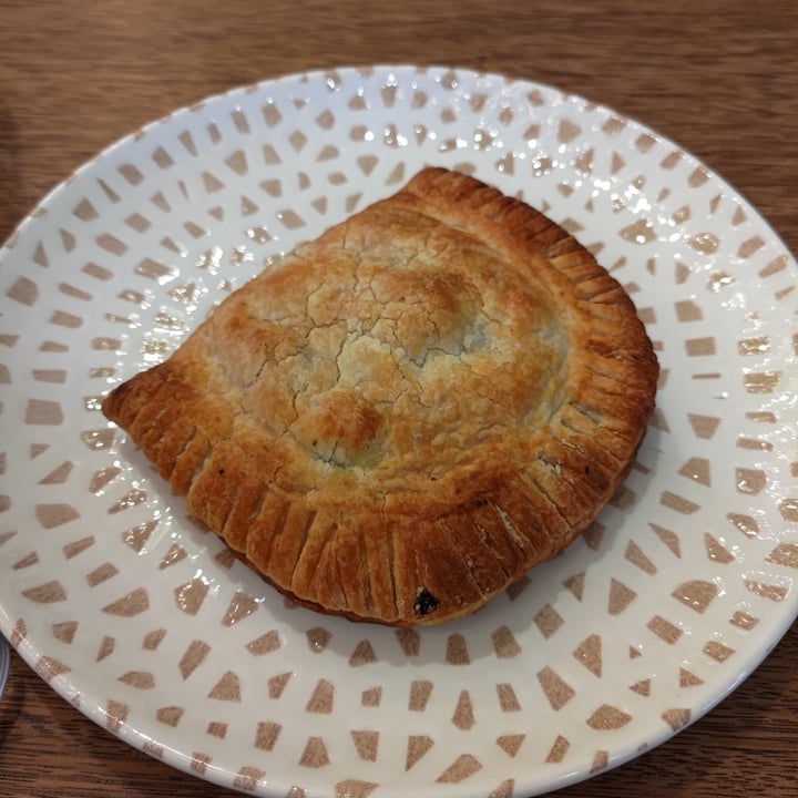 photo of Sprout Plant Based Fusion Chorizo Empanada shared by @stevenneoh on  15 Jan 2021 - review