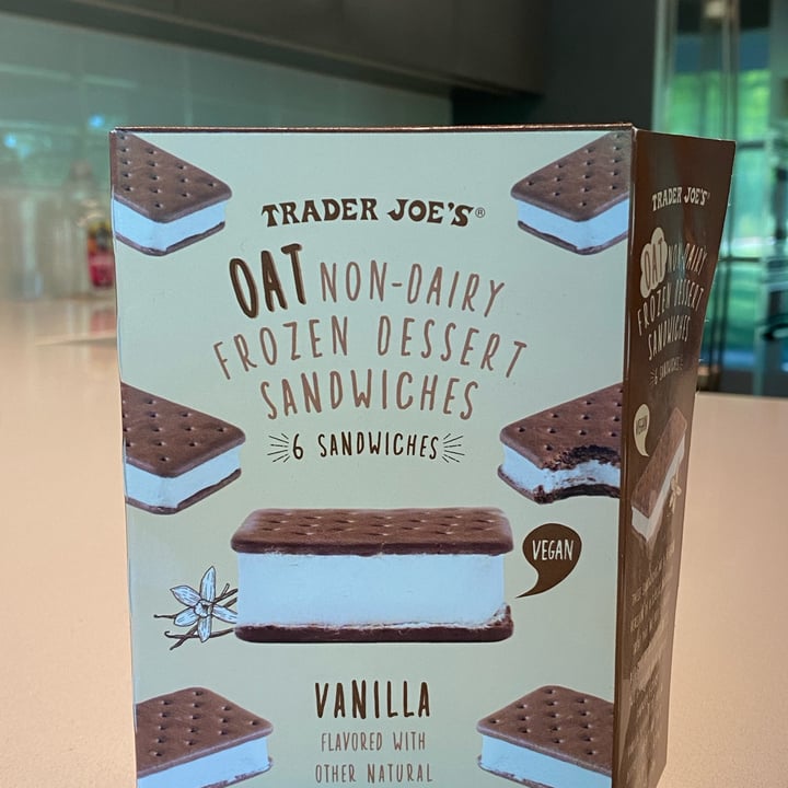 photo of Trader Joe's Oat Non-dairy Frozen Dessert Sandwhiches shared by @veganforthepigs on  04 Jul 2022 - review