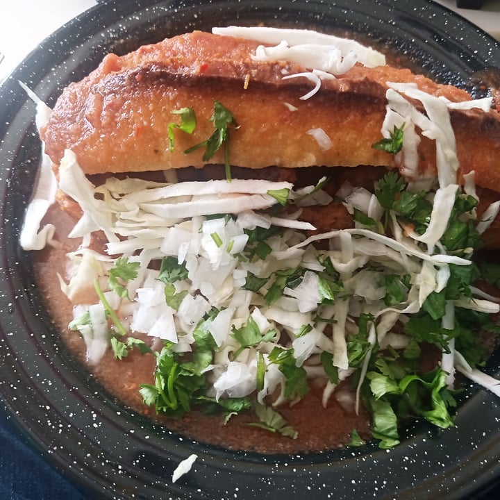 photo of Cafetería 1987 Torta ahogada shared by @windowmaker1 on  08 Aug 2021 - review