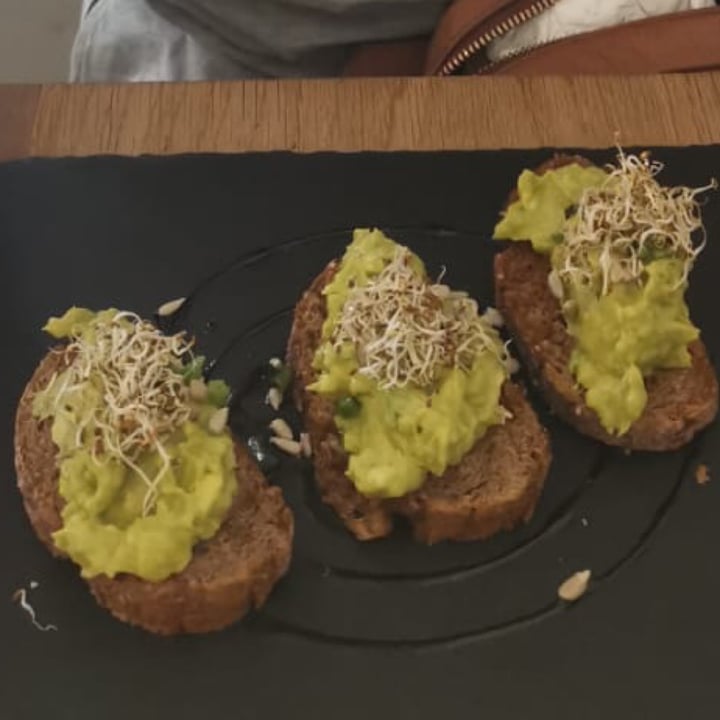 photo of Scheckter's RAW Gourmet Avo toast starter shared by @mimi2308 on  28 Sep 2020 - review