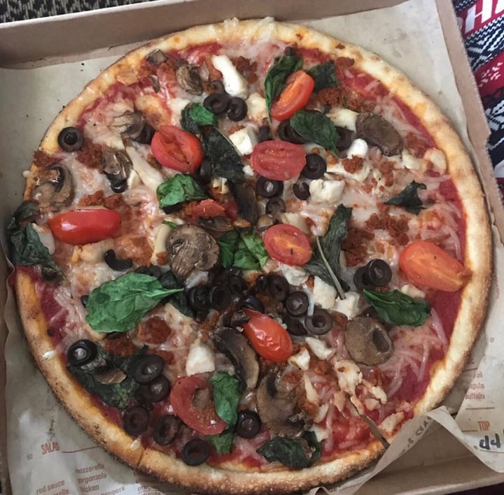 photo of Blaze Pizza Build Your Own Pizza (Vegan) shared by @flowrgurln on  17 Jul 2019 - review