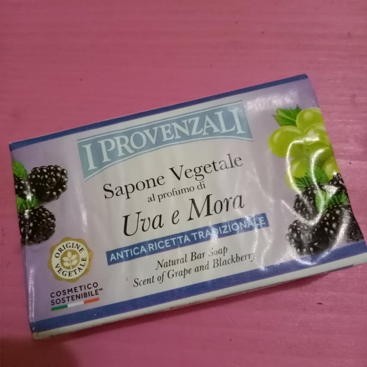 photo of I Provenzali Sapone vegetale uva e mora shared by @valeveg75 on  28 Feb 2022 - review