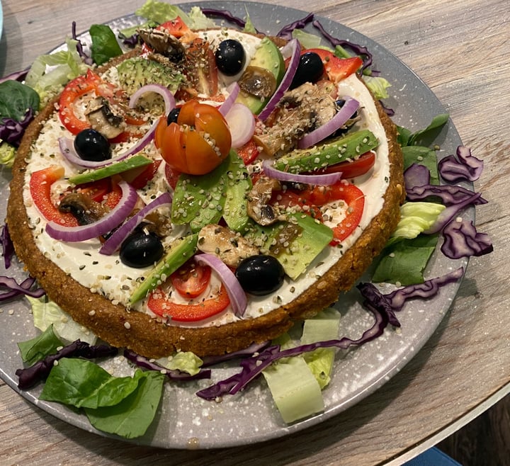 photo of Paradise Plantbased Paradise Raw Pizza shared by @alexandrata on  29 Jul 2020 - review