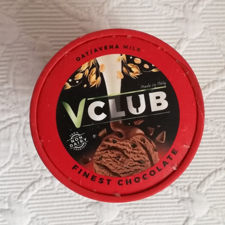 photo of VClub Finest Chocolate Tub shared by @vegan-vegan on  11 Apr 2021 - review