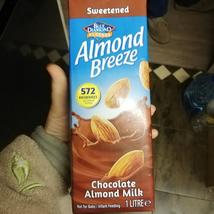 photo of Blue Diamond Chocolate Almond Milk shared by @agnes90 on  17 Aug 2020 - review