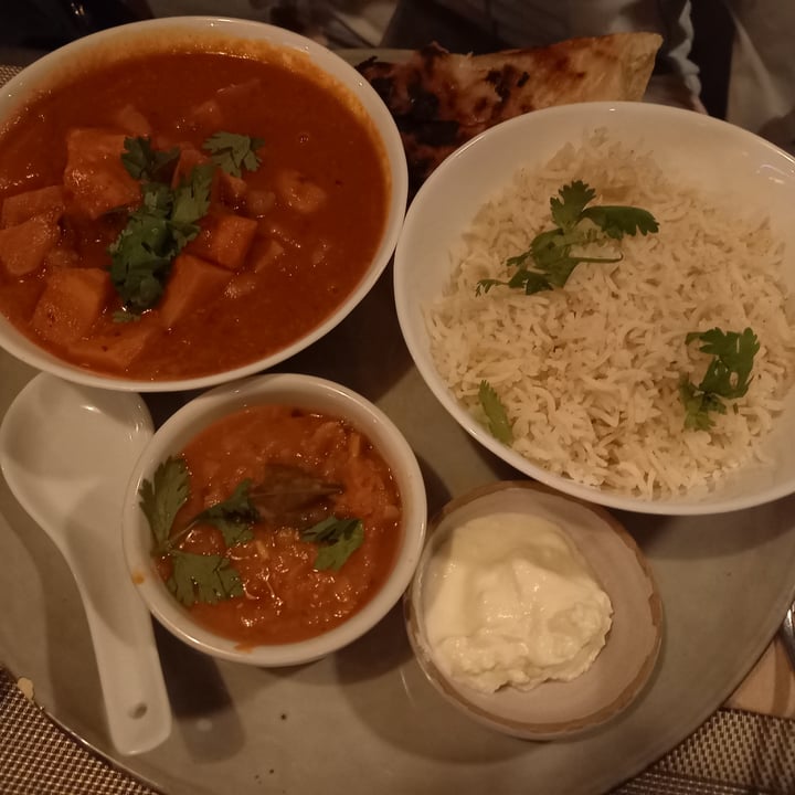 review photo of Dilo’s Cafe & Bar cucina internazionale Channa Aloo - Vegan Curry shared by @ariannarocco on 17 Sep 2022 - review