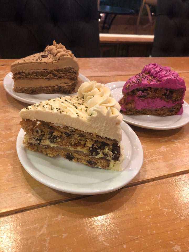 photo of Green Table Cafe Blondie Cake shared by @sp3416 on  09 Jan 2019 - review