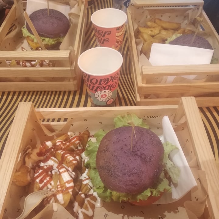 photo of Flower Burger Cheesy Cecio shared by @sillu207 on  12 Apr 2022 - review