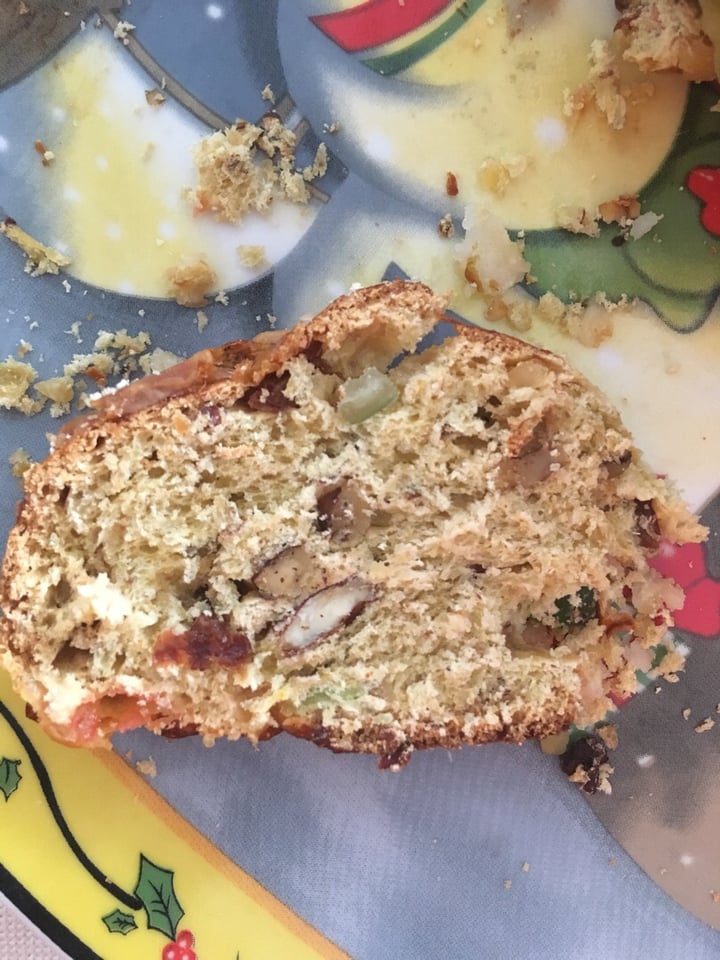 photo of Pastelaria Batalha Bolo Rei Vegan shared by @laura269 on  30 Dec 2019 - review